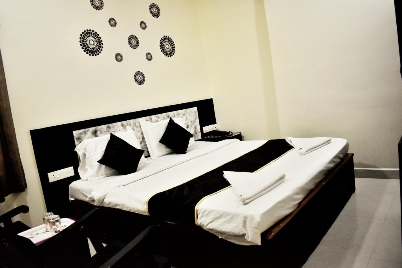 Skyotel Hotels & Banquets Vijayawada Exterior photo